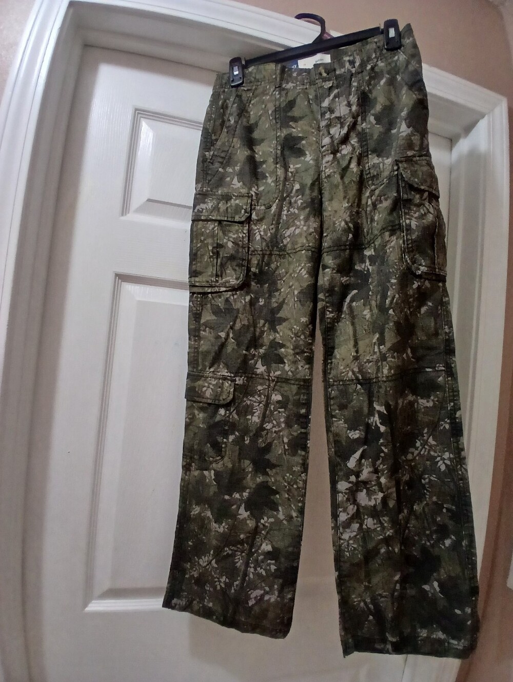 Old Navy Men's Green Camo Cargo Pants